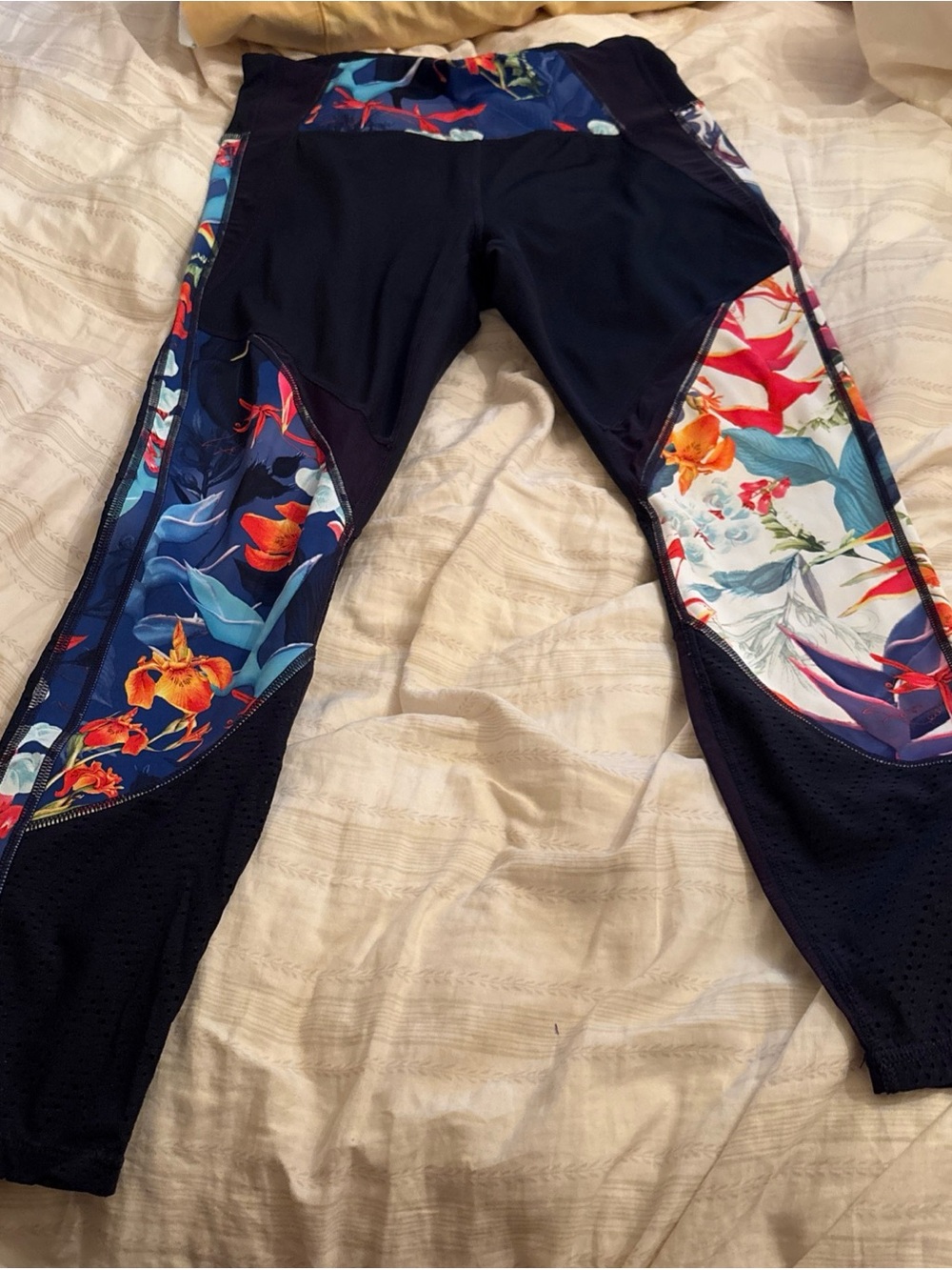 ATHLETA Tropical Precision Navy Blue floral Leggings Womens M